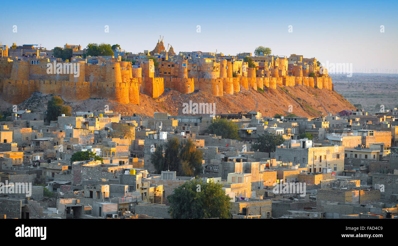 Vista panoramica sullo skyline di Jaisalmer Fort, Jaisalmer, Rajasthan, India Foto Stock