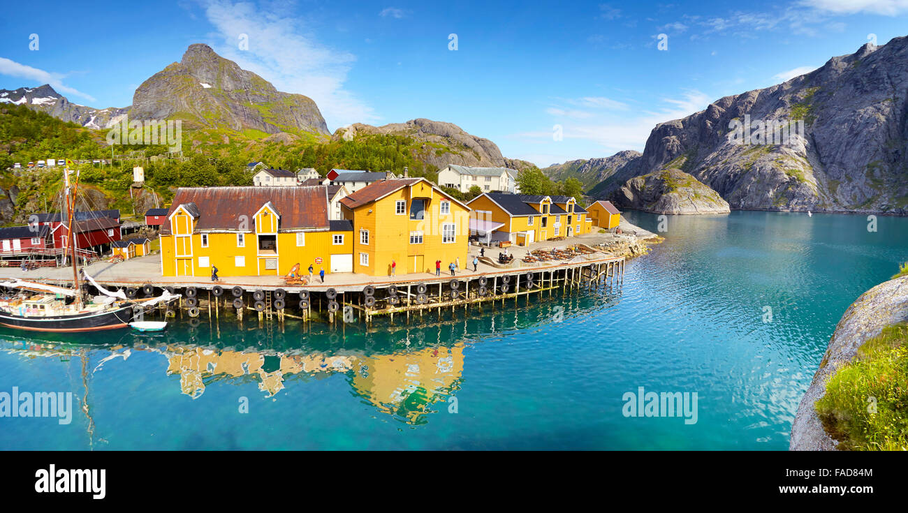 Isole Lofoten, porto in Nusfjord, Norvegia Foto Stock