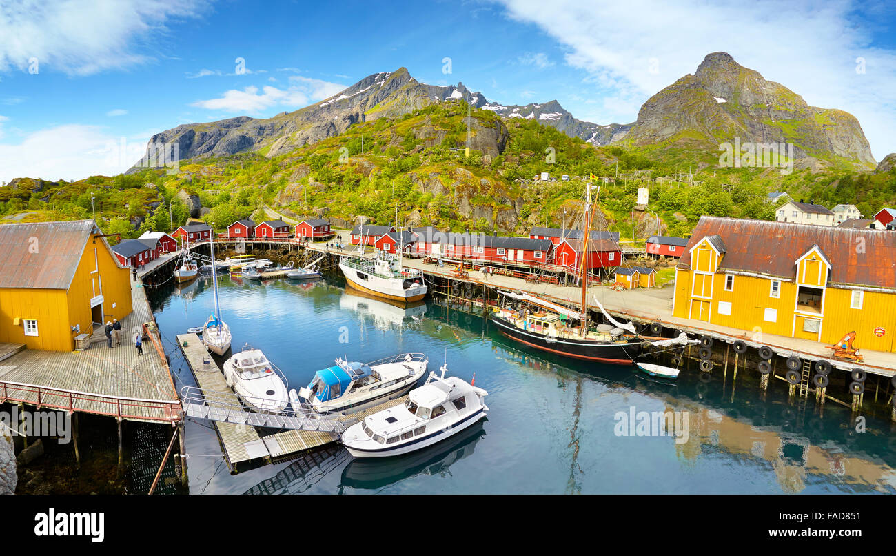 Isole Lofoten, porto in Nusfjord, Norvegia Foto Stock