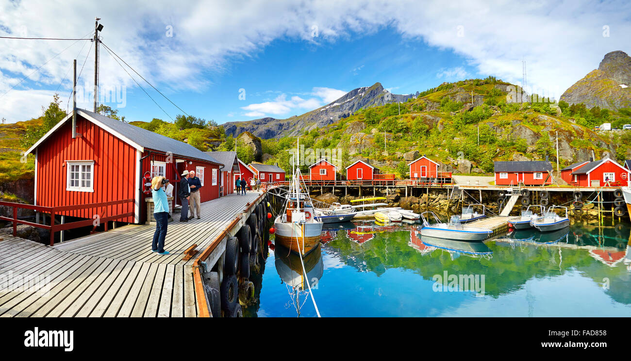 Isole Lofoten, rosso case di pescatori rorbu, Nusfjord, Norvegia Foto Stock