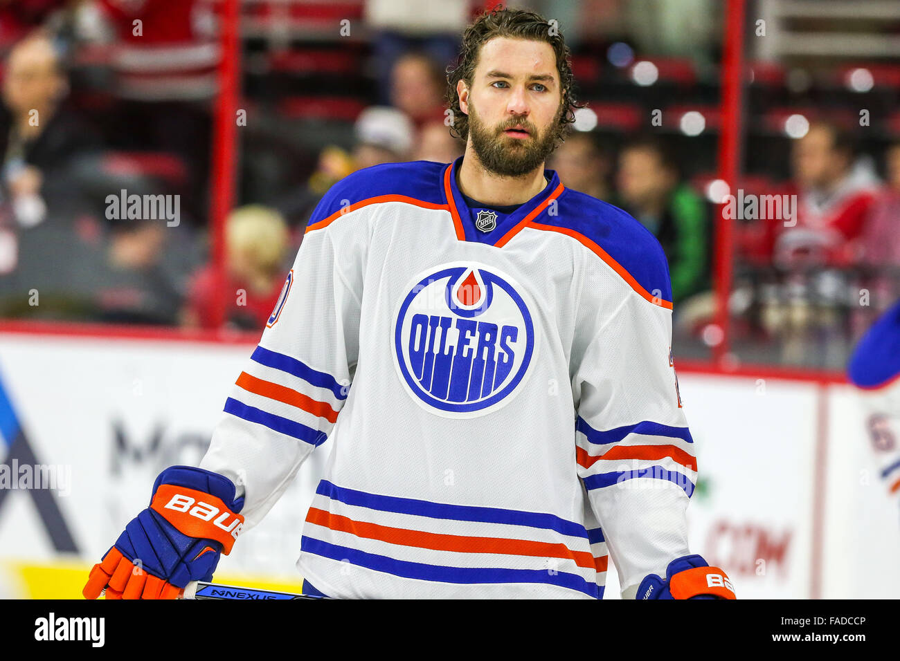 Durante il gioco di NHL tra i lubrificatori de Edmonton e Carolina Hurricanes al PNC Arena. Foto Stock