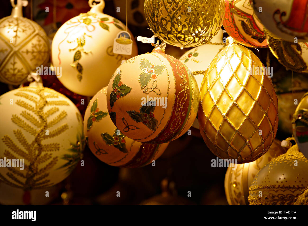 Mercatino di Natale di vetro decorazione a sfera, Salisburgo, Austria, Europa Foto Stock