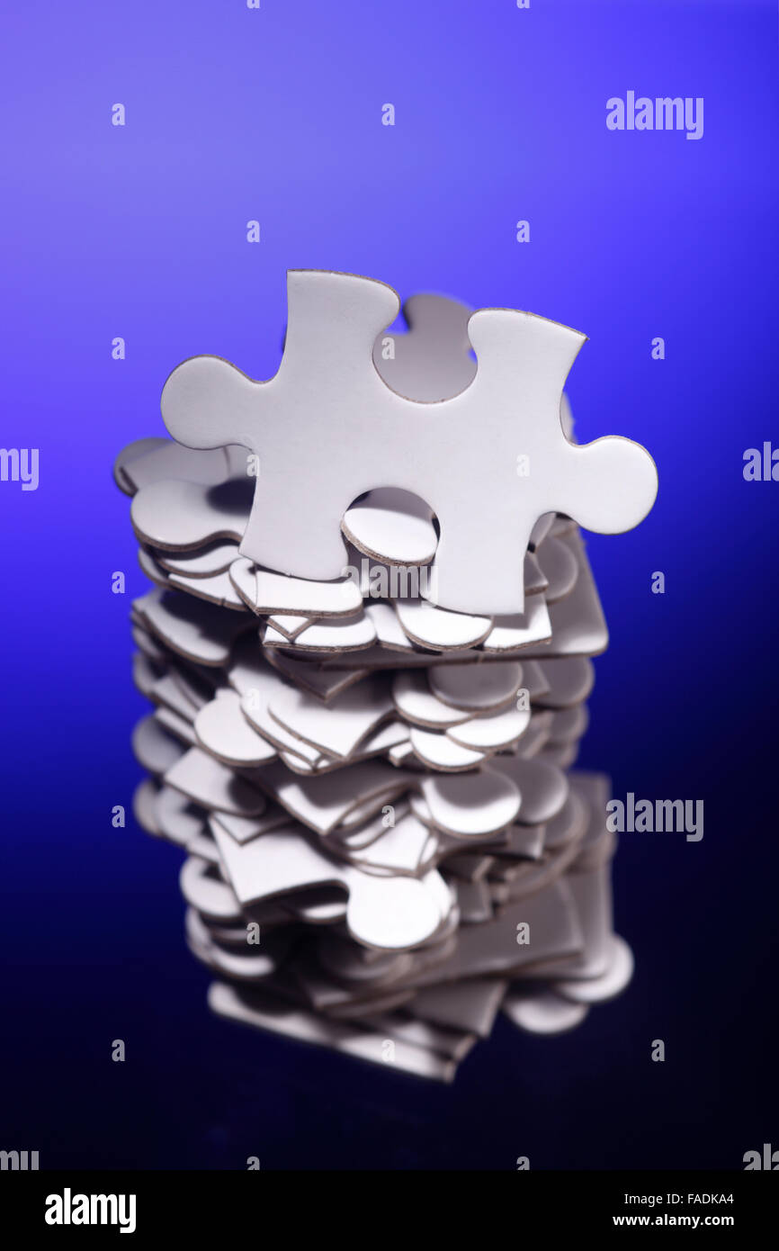 Pila di puzzle di pezzi Foto Stock