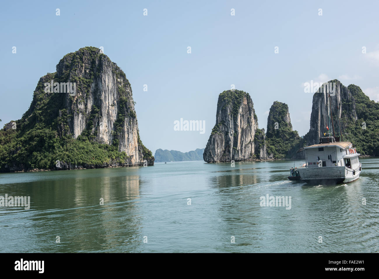 Ha Long pietre calcaree carsiche Foto Stock