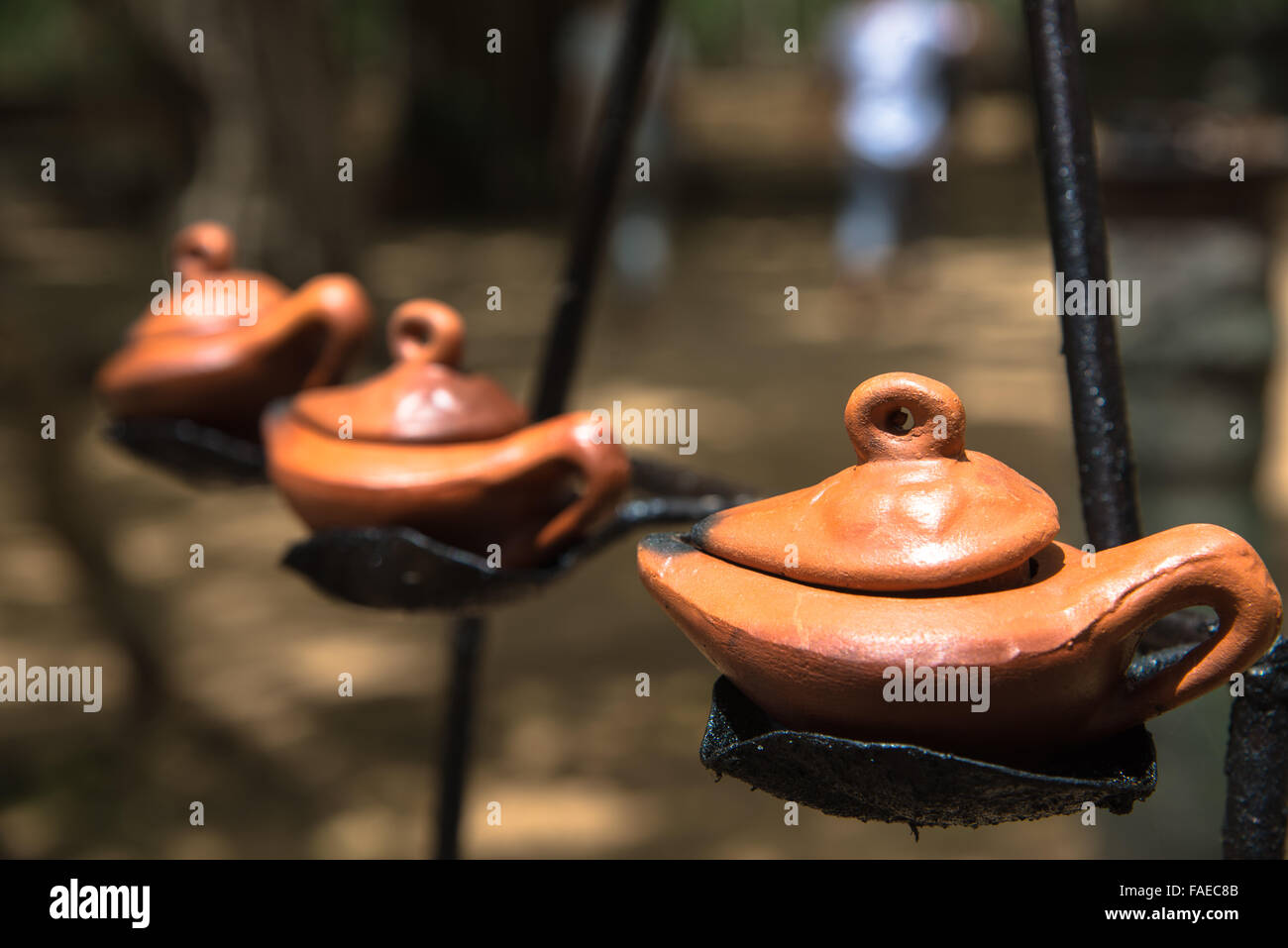 Serie di lampade ad olio a stupa in anaradhapura sri lanka Foto Stock