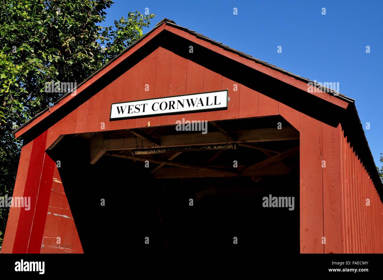 West Cornwall, Connecticut: 1864 West Cornwall ponte coperto. Noto anche come ponte di Hart, è un legno travatura reticolare span Foto Stock
