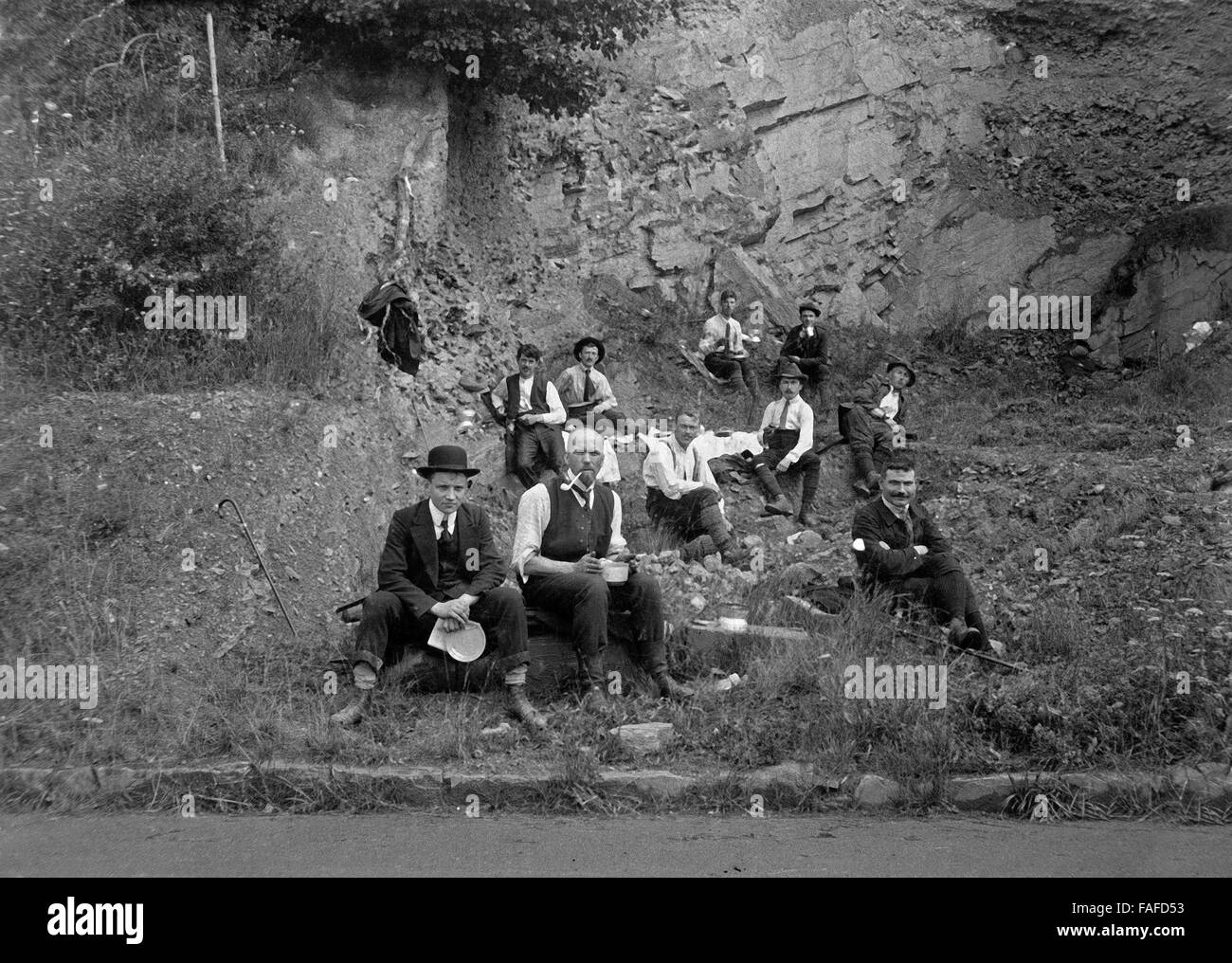 Gruppe der Naturfreunde Cöln auf einer Wanderung, Deutschland 1910er Jahre. Gruppo di Naturfreunde Coeln su una escursione, Germania 1910s. Foto Stock