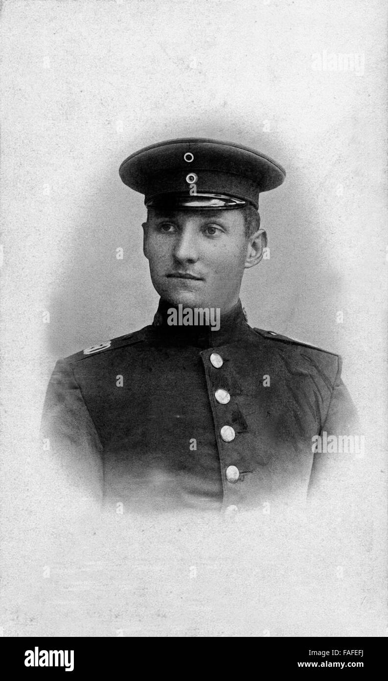 Porträt eines Mannes in uniforme, Deutschland 1900er Jahre. Ritratto di un uomo in univorm, Germania 1900s. Foto Stock