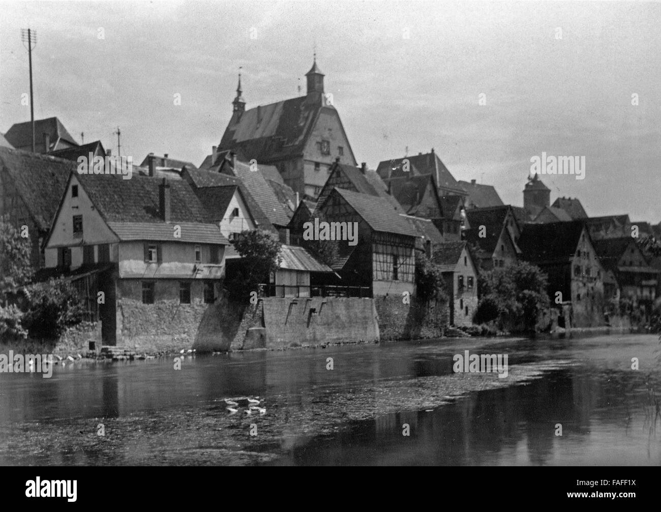 Ferienfahrt durch fränkische Städte in den 1920er Jahren, hier: beim Rathaus in Besigheim Foto Stock