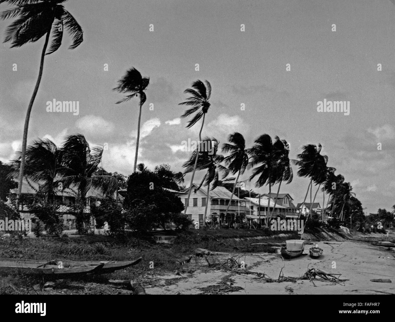 Die Stadt Albina am Fluß Maroni in Suriname, 1970er Jahre. La città di Albina sulla riva del fiume Maroni in Suriname, 1970s. Foto Stock