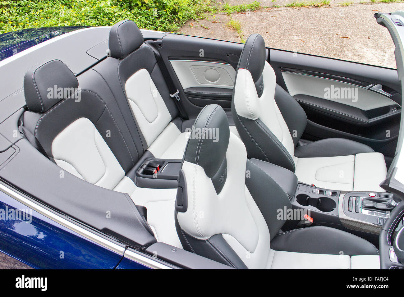 Hong Kong Cina giu 3, 2014 : Audi S5 e S5 Cabriolet 2014 test drive su giu 3 2014 a Hong Kong. Foto Stock