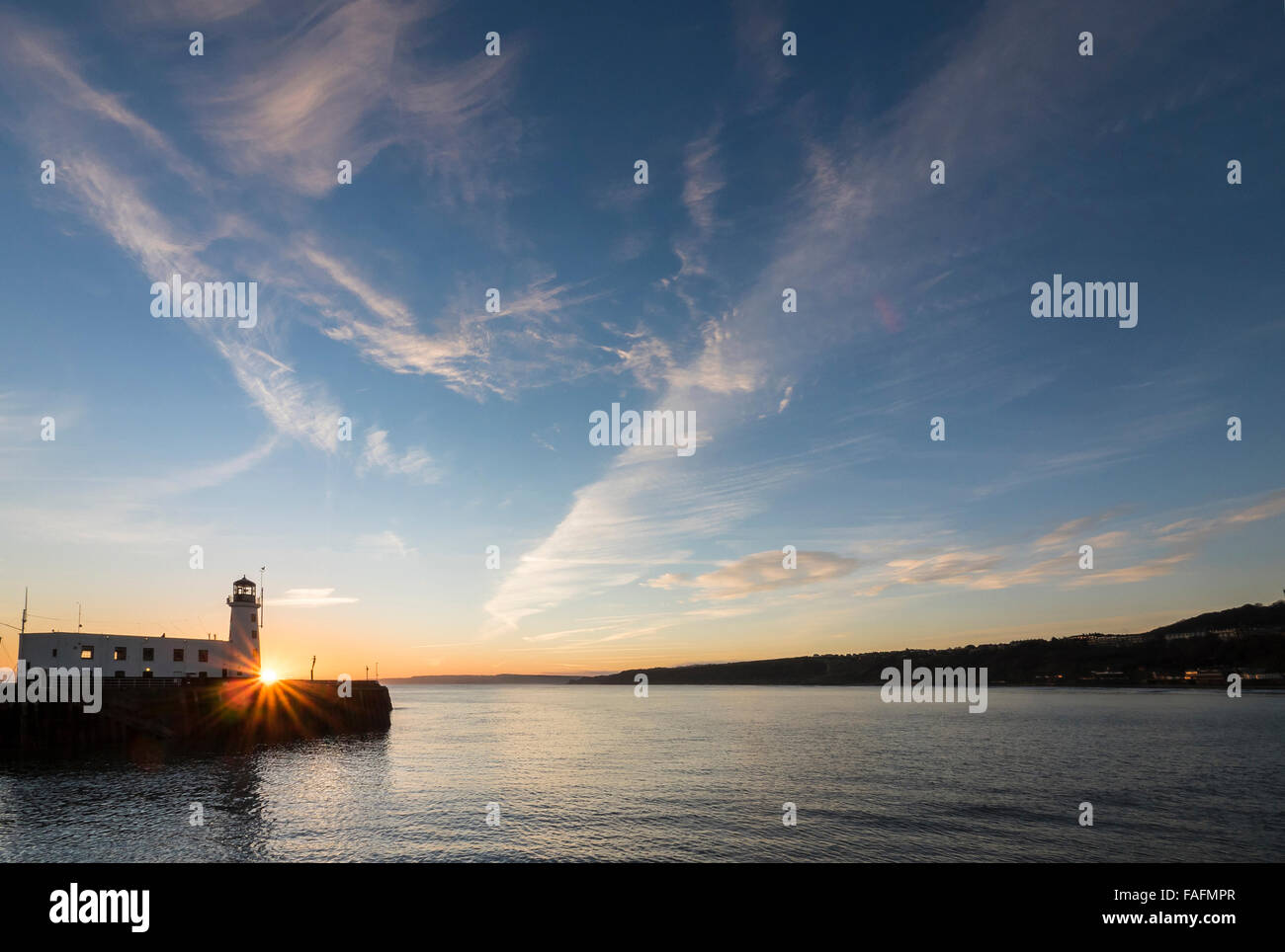 Alba d'inverno South Bay, Scarborough, North Yorkshire Foto Stock