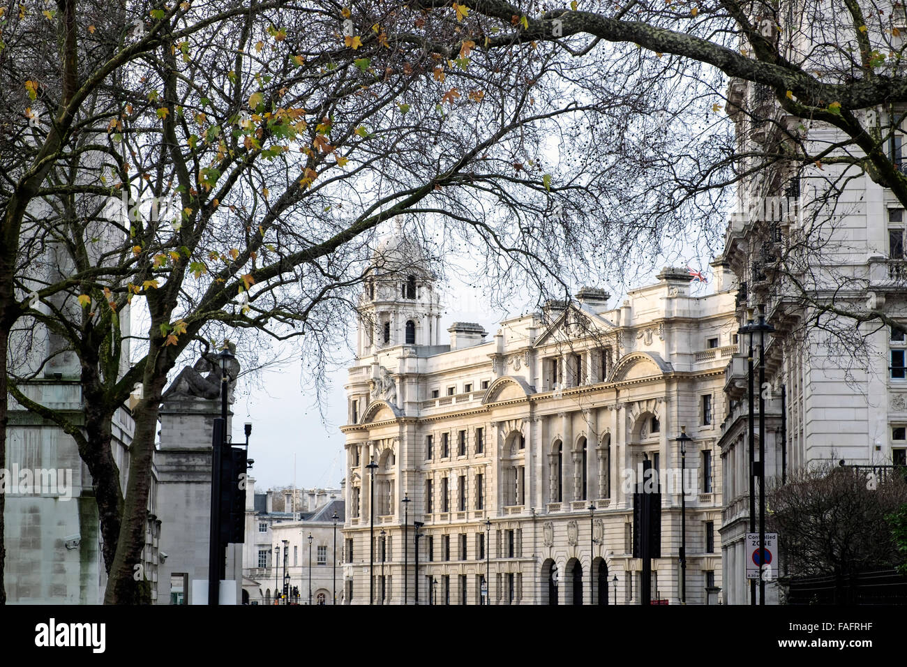 Vecchia guerra Edificio per uffici in Horse Guards Avenue Foto Stock