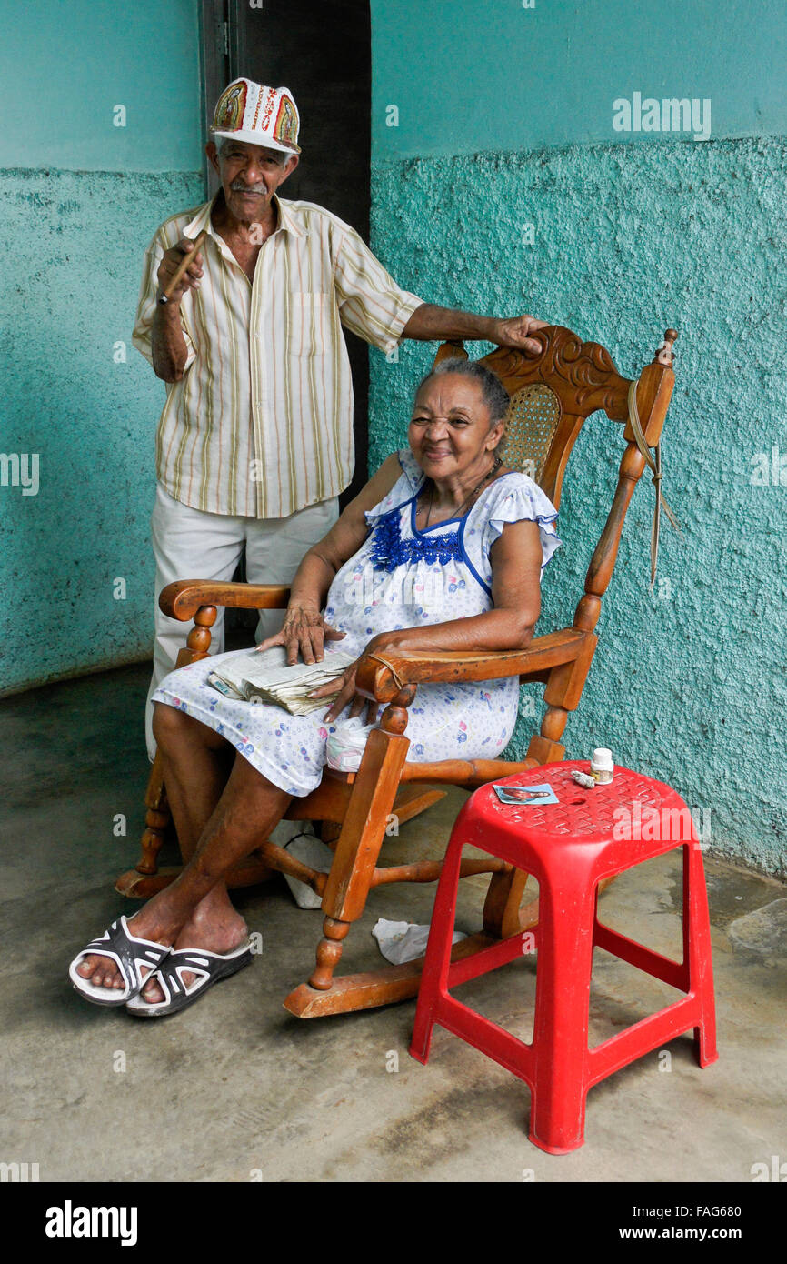 Coppia di anziani a casa, Pinar del Rio, Cuba Foto Stock