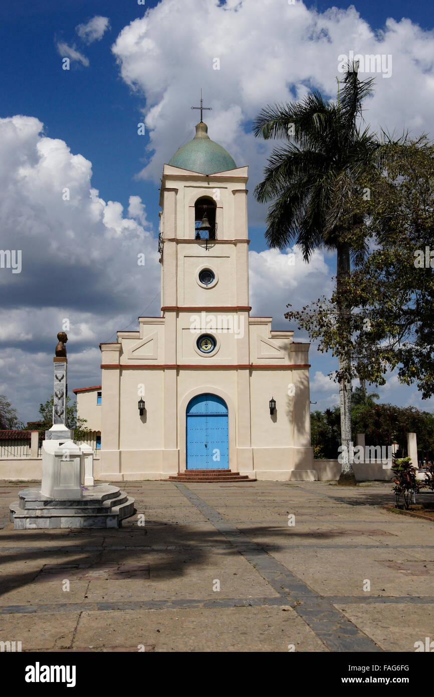 Chiesa sulla piazza principale, Viñales Pinar del Rio provincia, Cuba Foto Stock