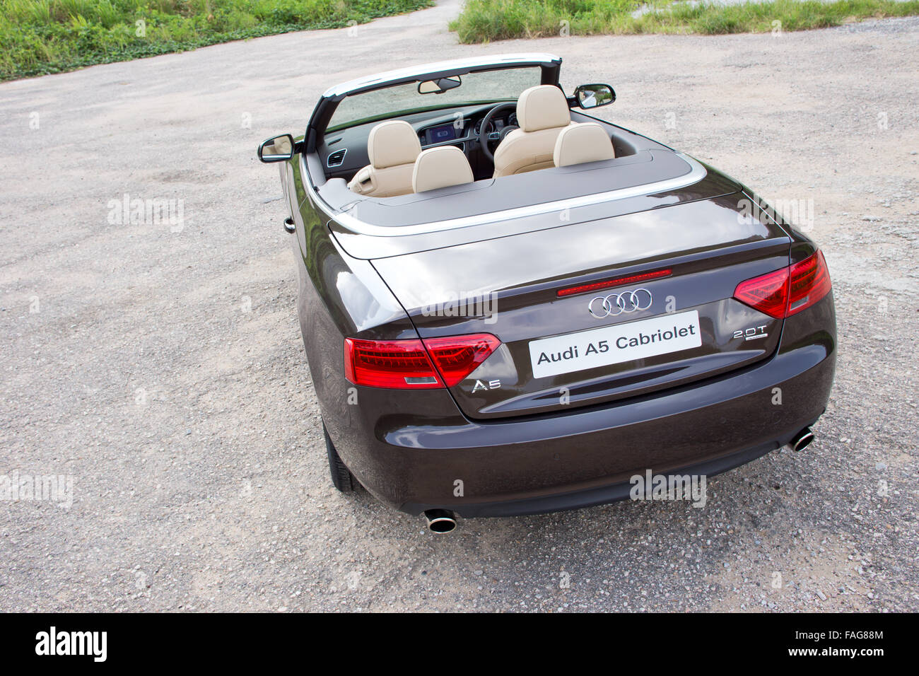Hong Kong Cina Aug 31, 2012 : Audi A5 Cabriolet test drive su agosto 31 2012 a Hong Kong. Foto Stock