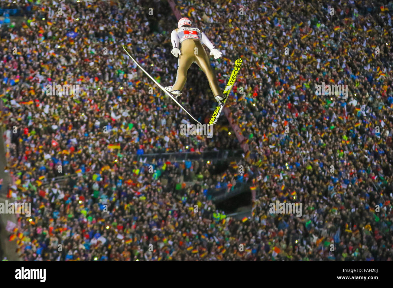 Oberstdorf, Germania. 30 Dic, 2015. Severin FREUND, GER in azione al Torneo delle quattro colline skijumping su dicembre 29, 2015 a Oberstdorf in Germania. © Peter Schatz / Alamy News Foto Foto Stock