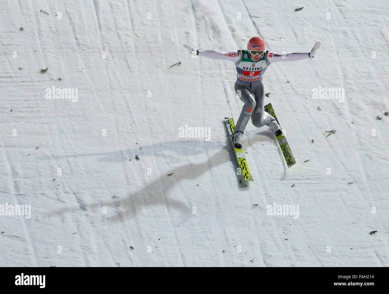 Oberstdorf, Germania. 30 Dic, 2015. Severin FREUND, GER in azione al Torneo delle quattro colline skijumping su dicembre 29, 2015 a Oberstdorf in Germania. © Peter Schatz / Alamy News Foto Foto Stock