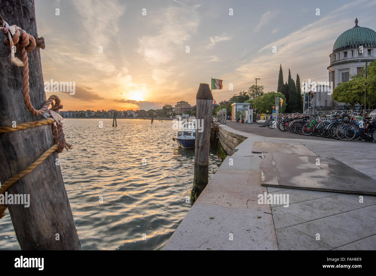 Alba sull'isola del Lido di Venezia Italia Foto Stock