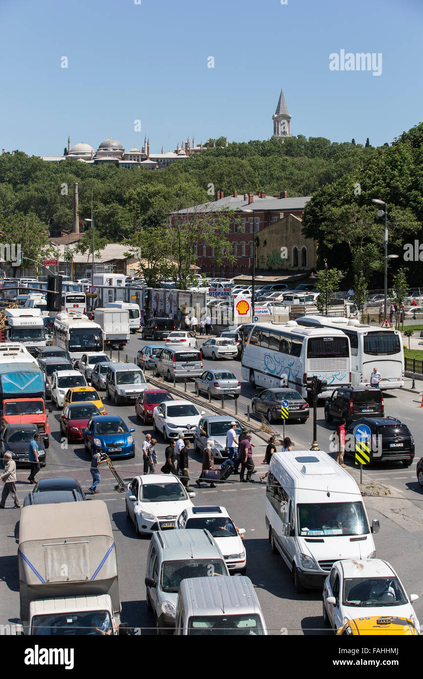 ISTANBUL - Turchia, maggio, 18,2013. Persone in daily rush di Istanbul a maggio, 25, 2013. Eminonu uno dei più affollati del distretto di Foto Stock
