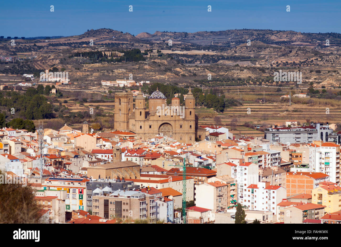 Vista di Alcaniz con Santa Maria la Mayor. Aragona, Spagna Foto Stock