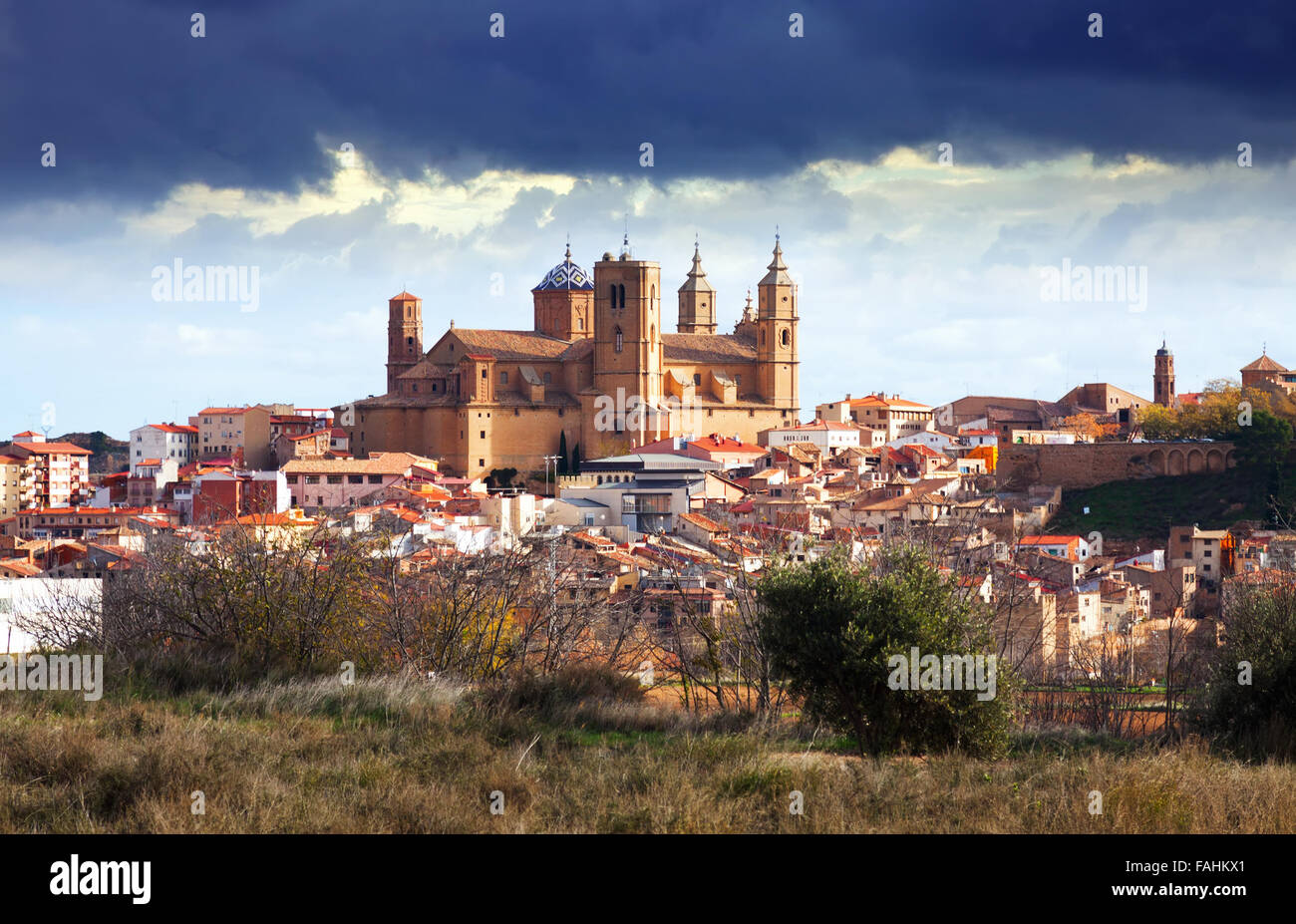 Santa Maria la Mayor ad Alcaniz in inverno. Aragona, Spagna Foto Stock