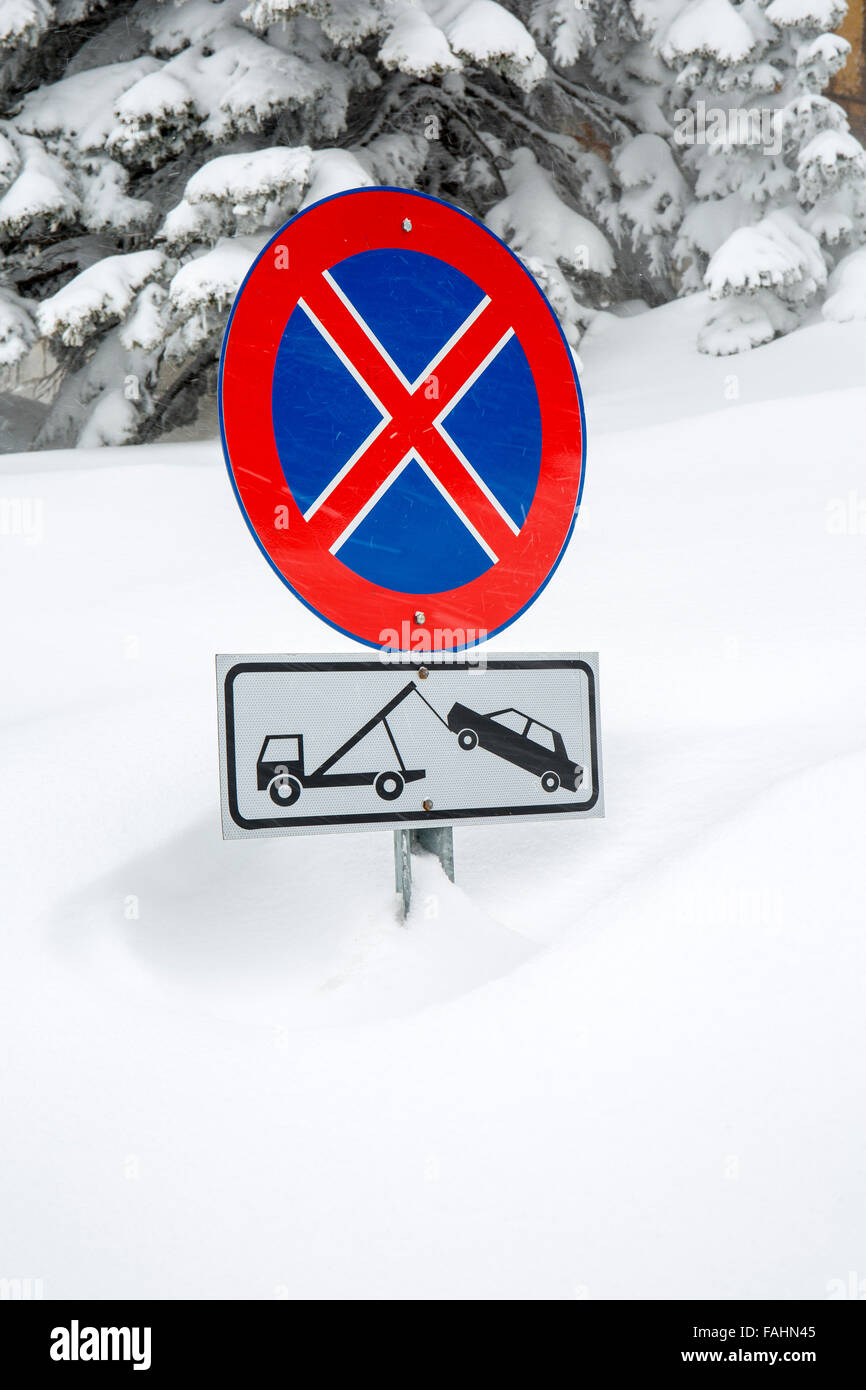Nessun segno di parcheggio nella neve, Uludag, Bursa, Turchia Foto Stock