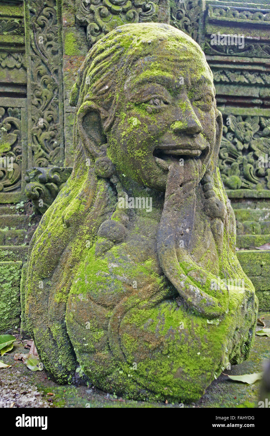 Rangda Balinese dea con linguetta grande Foto Stock