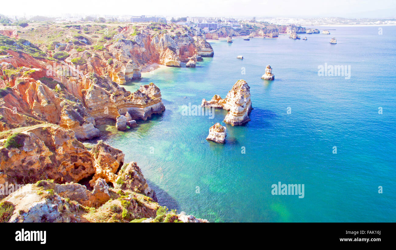 Antenna di rocce naturali vicino a Lagos nell' Algarve Portogallo Foto Stock
