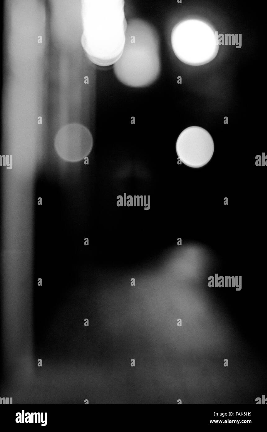 Sfocata immagine astratta del vicolo di notte Foto Stock