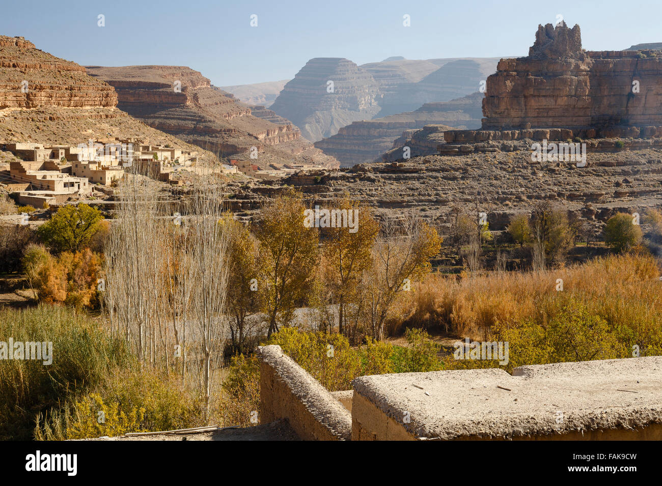 Gorges e del villaggio. Ait Sidi Mhamed ou youssef. Il Marocco. Il Nord Africa. Foto Stock
