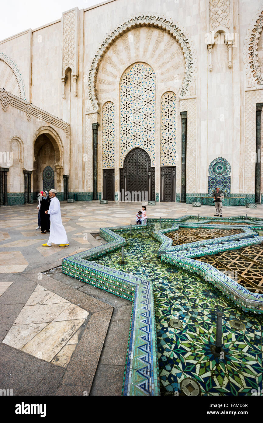 Il Cortile della moschea di Hassan II, Casablanca, Marocco Foto Stock