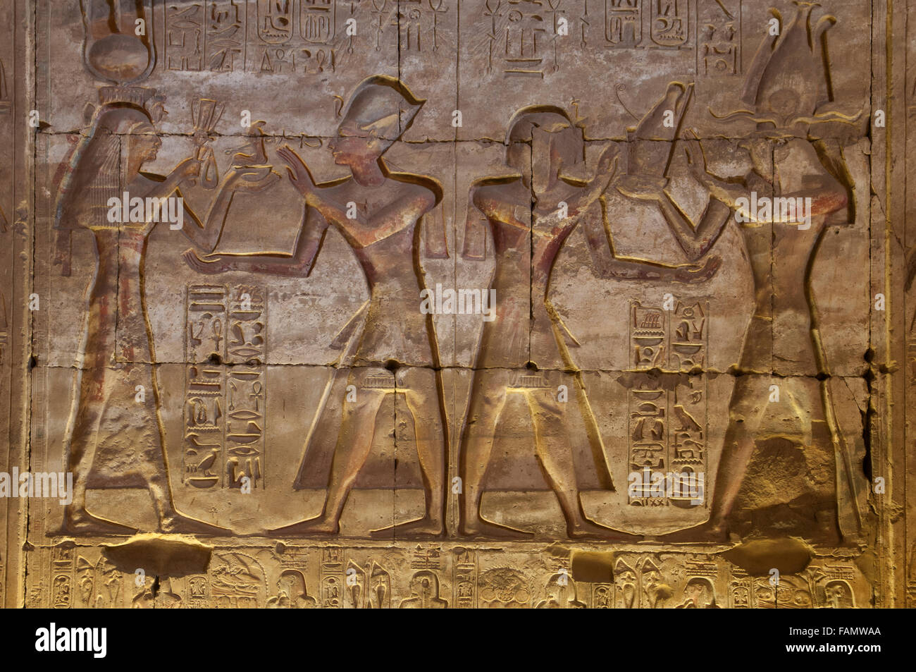 Rilievi presso i santuari del tempio di Seti I nel tempio di Abydos Egitto Foto Stock