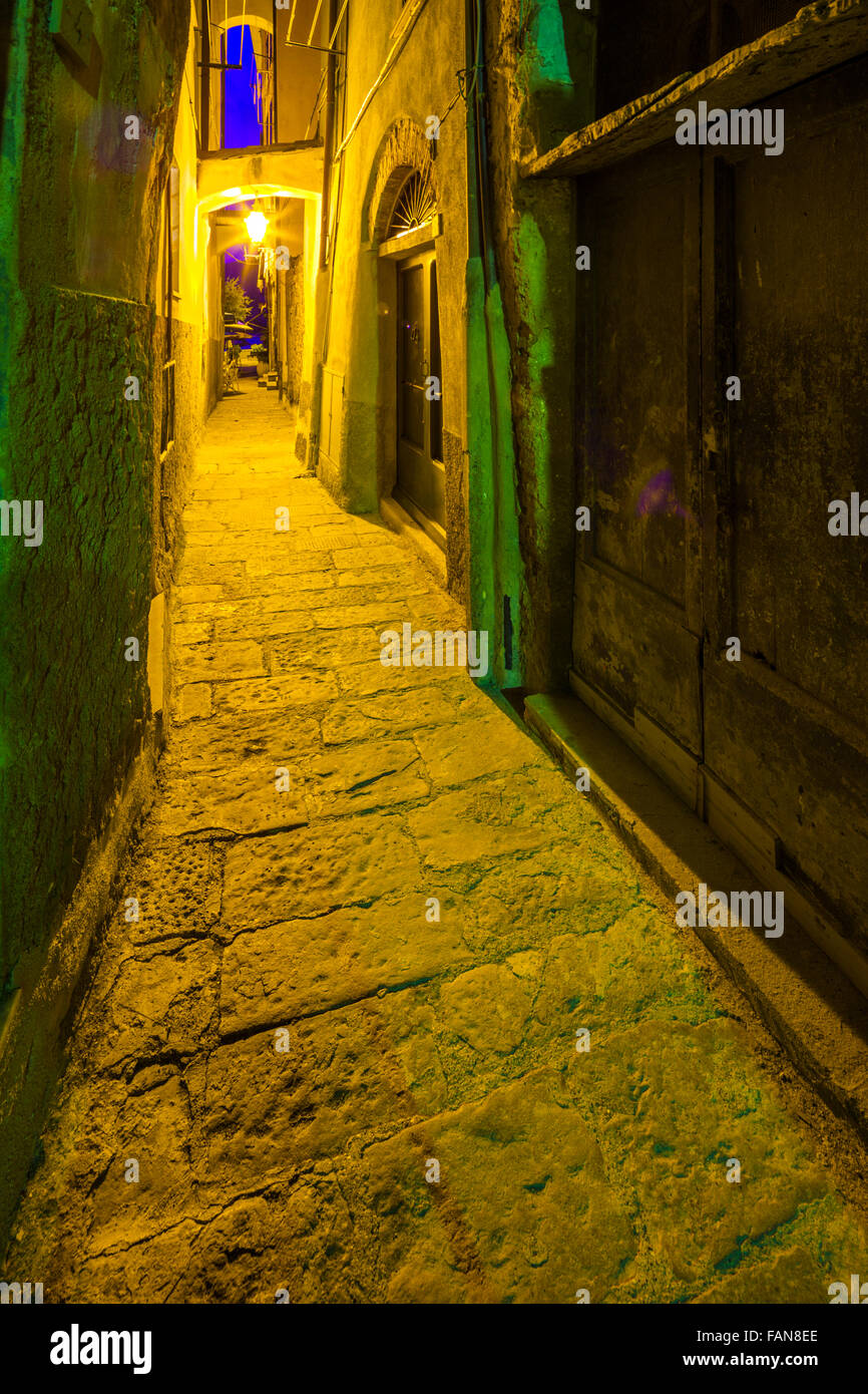 Pre alba lane nella città di Vernazza, Italia Foto Stock