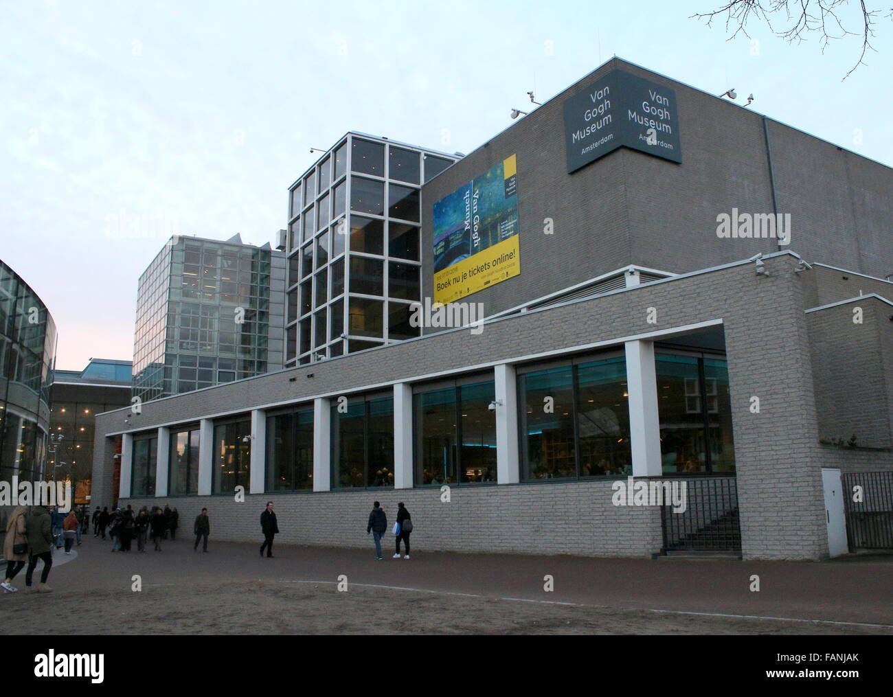 Edificio principale del Museo di Van Gogh a Museumplein (Museum Square), Amsterdam, Paesi Bassi. Foto Stock