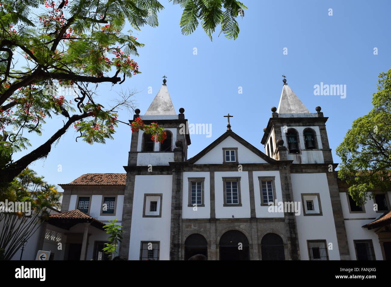 L'esterno di una bella chiesa a Rio de Janeiro Foto Stock