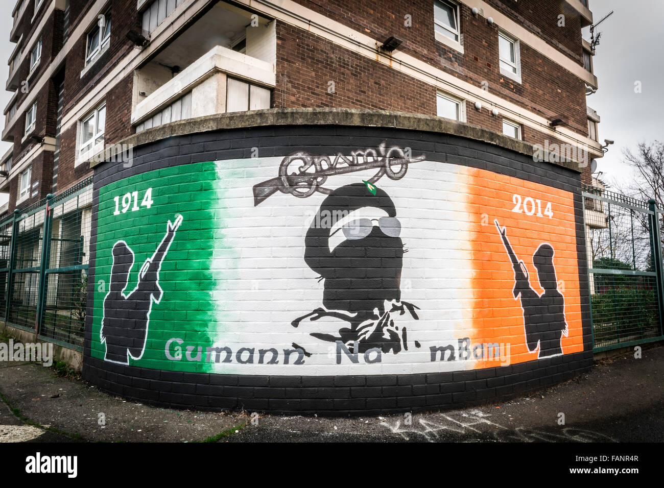 Cumann Na mBhan donne dell'Irlanda Irish Republican murale di Belfast nuova area del lodge. Foto Stock