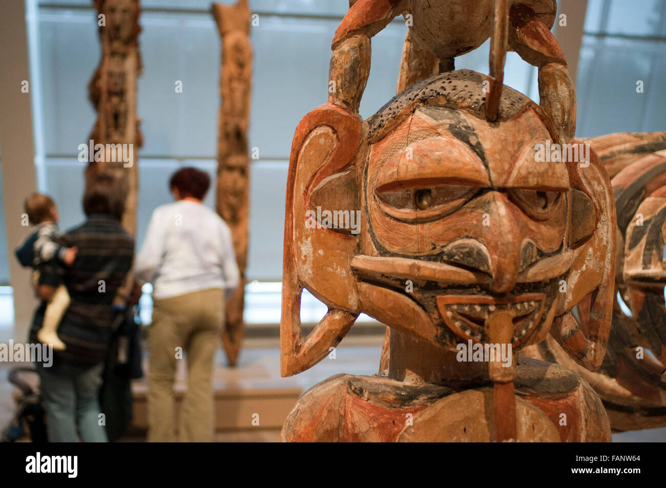 La nuova Irlanda Malagan statua in al Metropolitan Museum of Art Museum di New York, Stati Uniti d'America. La nuova Irlanda è parte del Bismarck Arch Foto Stock