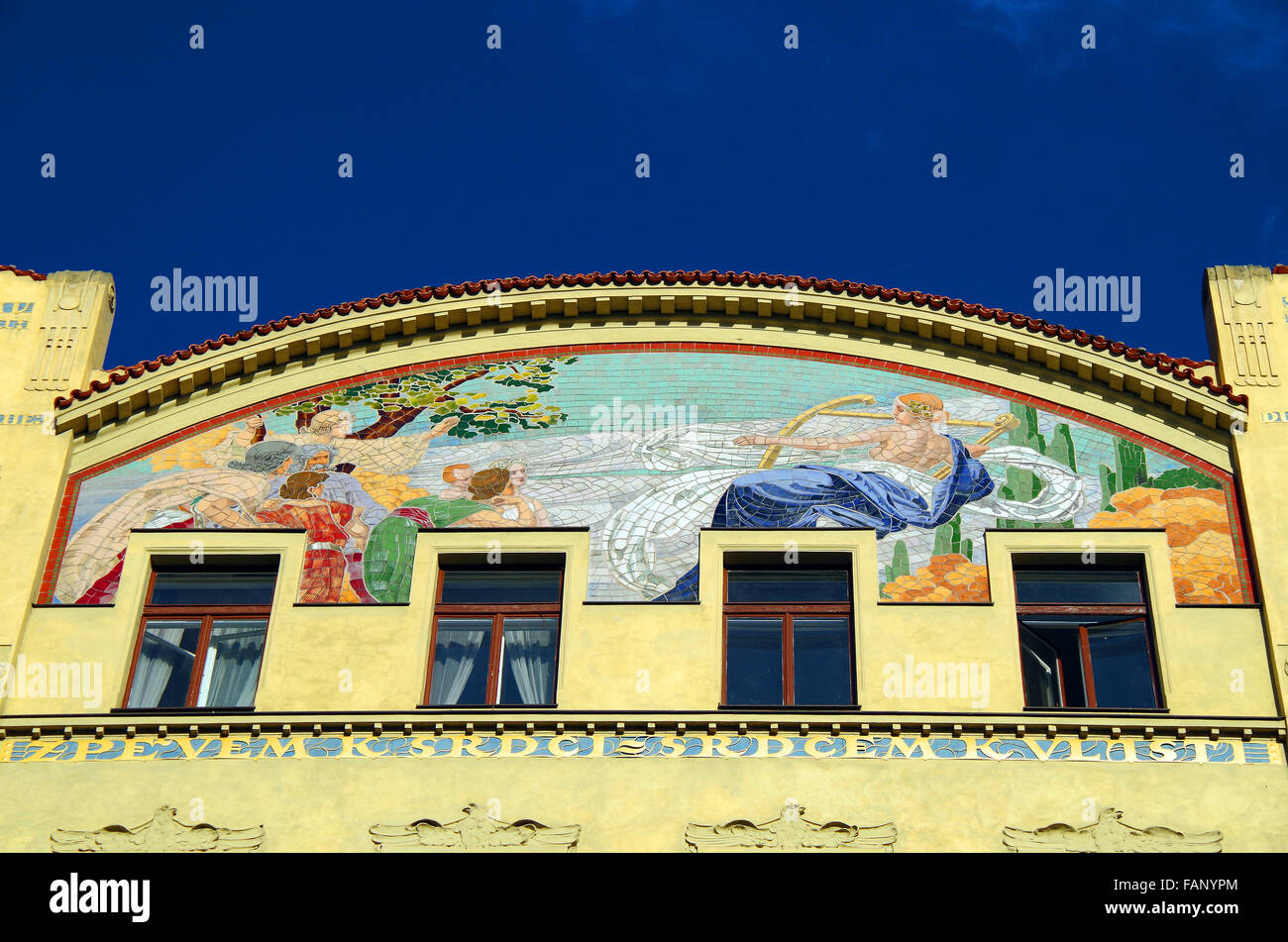 Mosaico sull'Hlahol edificio Art Nouveau di Praga, Foto Stock