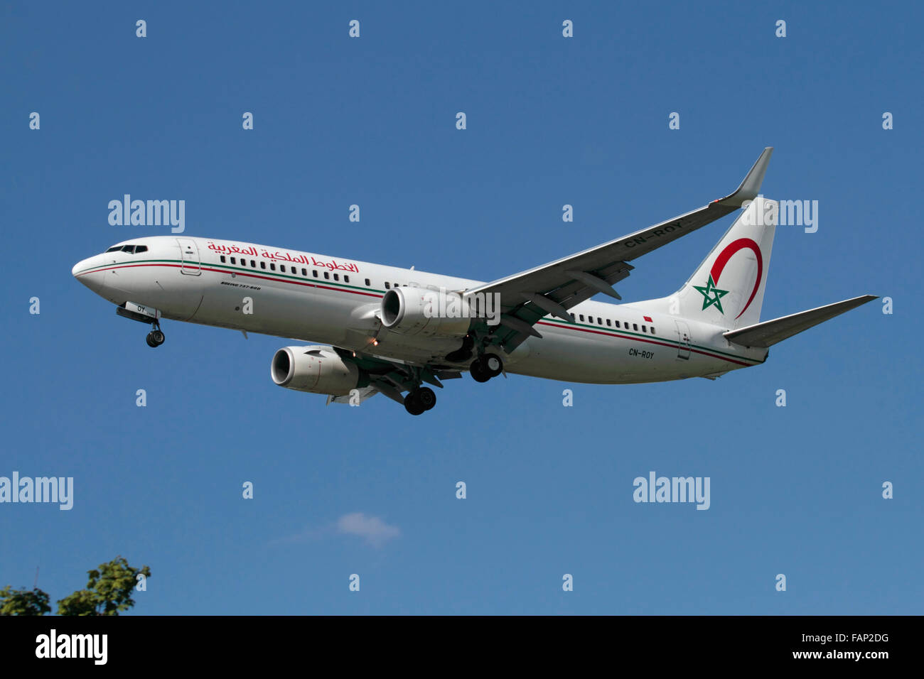 Royal Air Maroc Boeing 737-800 sull approccio all'Aeroporto di Londra Heathrow Foto Stock