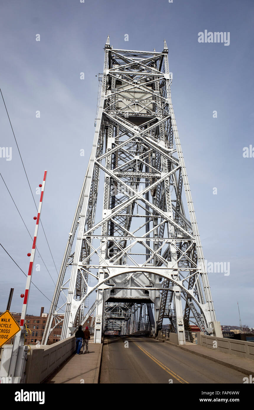 Antenna di Duluth ponte di sollevamento sul Registro Nazionale dei Luoghi Storici. Duluth Minnesota MN USA Foto Stock