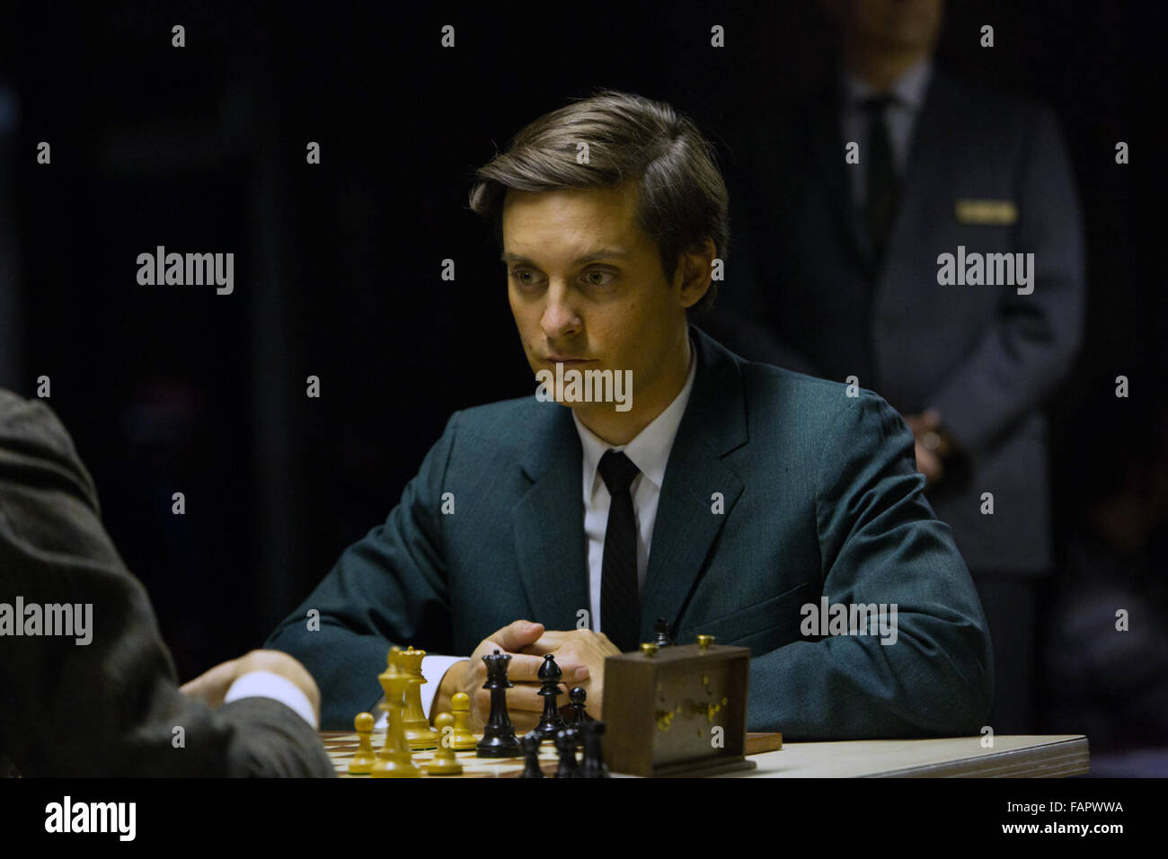 Pedina sacrificio è un 2014 American Biographical film di fiction. Esso è basato sulla vera storia di Bobby Fischer sfida Boris Spassky su 1972 World Chess Championship in Islanda durante la Guerra fredda e la sua discesa nella follia. Questa fotografia è per il solo uso editoriale ed è il copyright del film company e/o il fotografo assegnato dal film o società di produzione e può essere riprodotto solo da pubblicazioni in congiunzione con la promozione del film di cui sopra. Un credito per il film company è richiesto. Il fotografo deve anche essere accreditato quando noto. Foto Stock