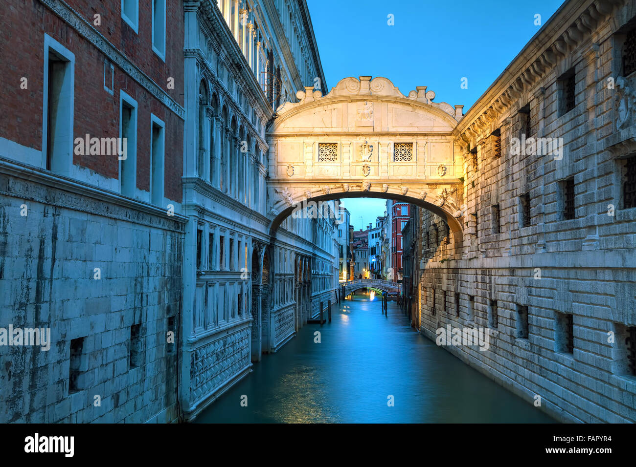 Ponte dei Sospiri a Venezia, Italia al sunrise Foto Stock