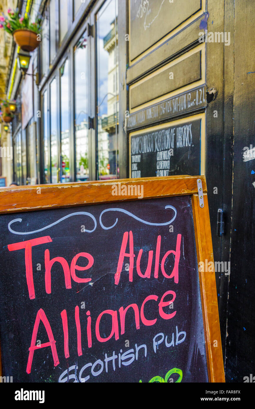 Sottish Pub sulla Rue François Miron, Parigi Foto Stock