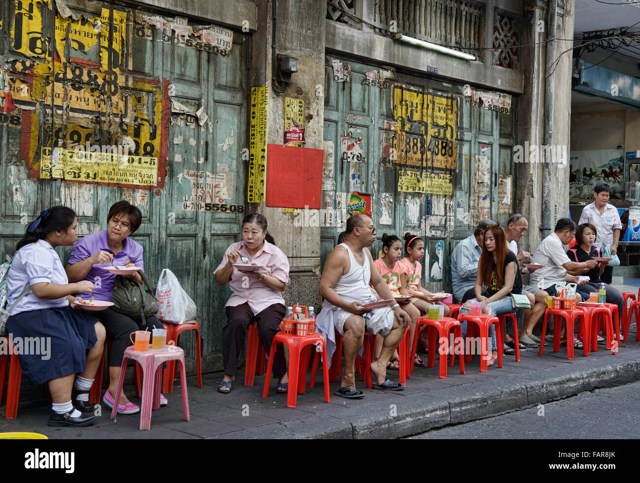 Strada ristorante a Chinatown, Bangkok, Thailandia Foto Stock