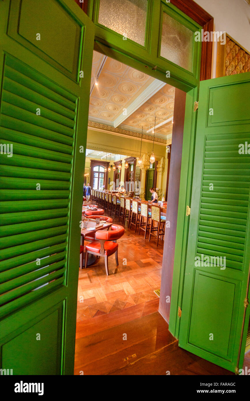 L'interno della bella casa coloniale su Sathorn ristorante, Bangkok, Thailandia Foto Stock