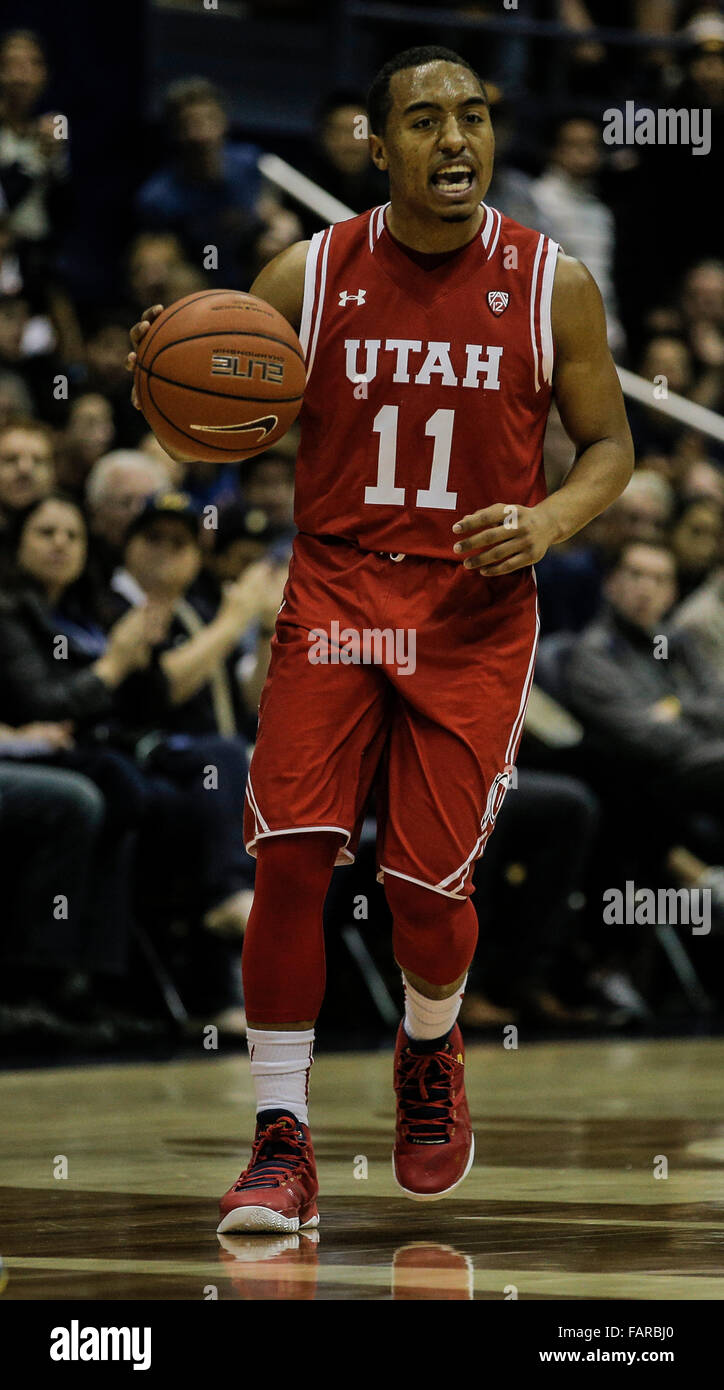 Berkeley CA. 03 gen 2016. Utah G # 11 Brandon Taylor seguita con 15 punti su 5-D-8 di riprese e anche con la parte concava verso l'esterno cinque assiste durante il NCAA di pallacanestro degli uomini di gioco tra Utah Utes e la California Golden Bears 58-71 perso a Hass Pavilion Berkeley, California Thurman James/CSM/Alamy Live News Foto Stock
