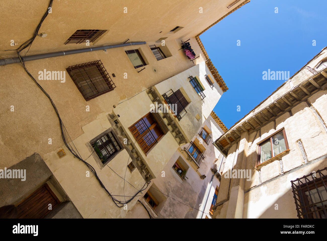 Tipiche le strade e gli edifici della famosa città di Cuenca, Spagna Foto Stock
