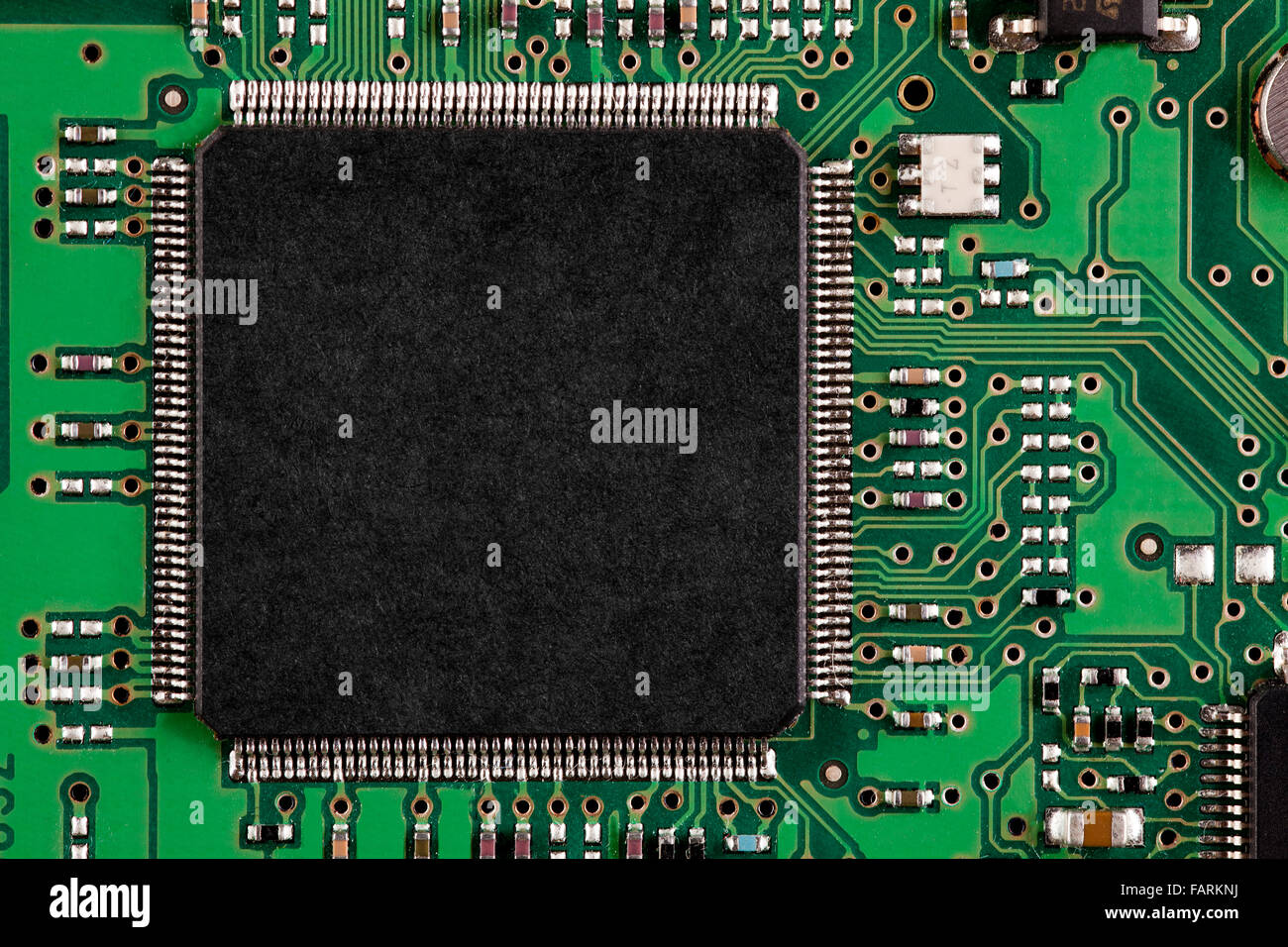 Verde di scheda a circuito stampato o la tecnologia del computer sullo sfondo Foto Stock