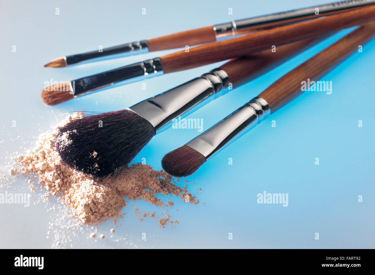 Make-up pennelli con effetto di illuminazione Foto Stock